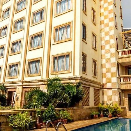 Blue River Hotel بنوم بنه المظهر الخارجي الصورة