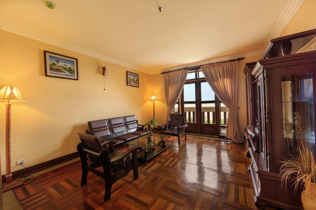 Blue River Hotel بنوم بنه المظهر الخارجي الصورة
