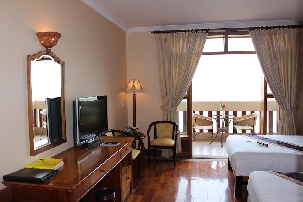 Blue River Hotel بنوم بنه المظهر الخارجي الصورة