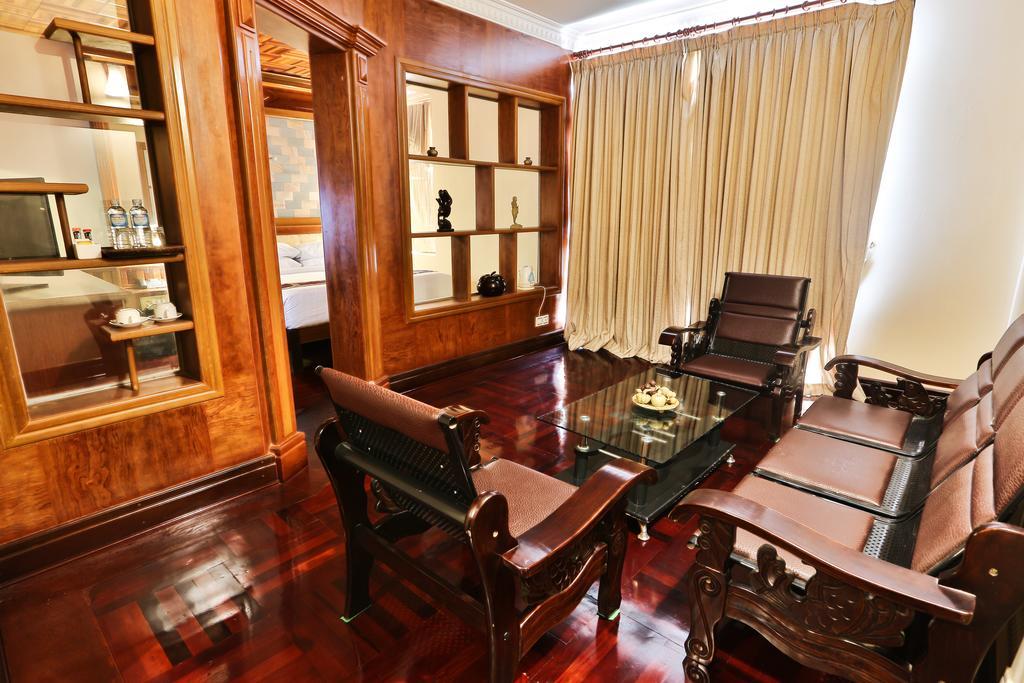 Blue River Hotel بنوم بنه المظهر الخارجي الصورة