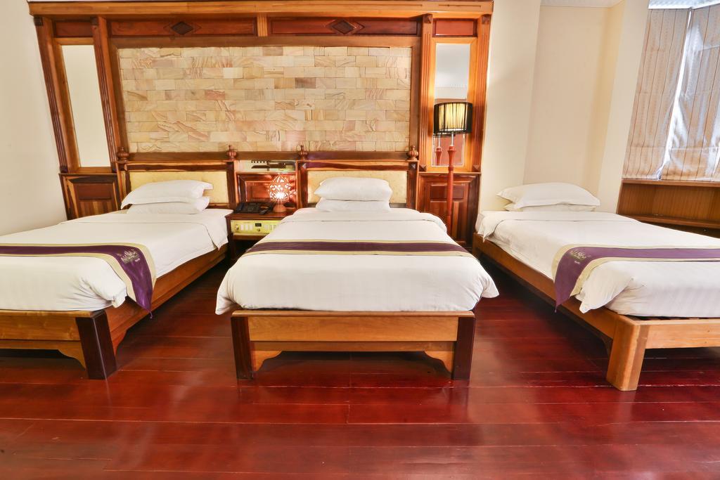 Blue River Hotel بنوم بنه المظهر الخارجي الصورة