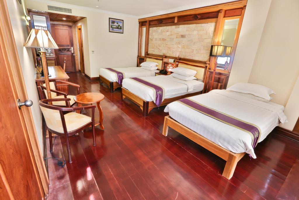Blue River Hotel بنوم بنه المظهر الخارجي الصورة