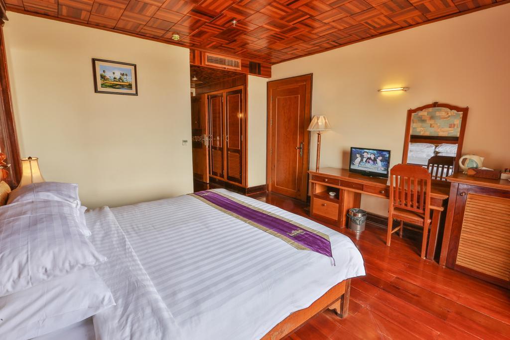 Blue River Hotel بنوم بنه المظهر الخارجي الصورة