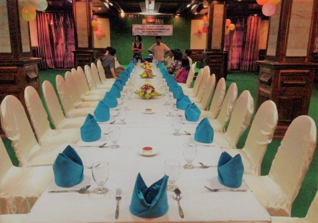 Blue River Hotel بنوم بنه المظهر الخارجي الصورة