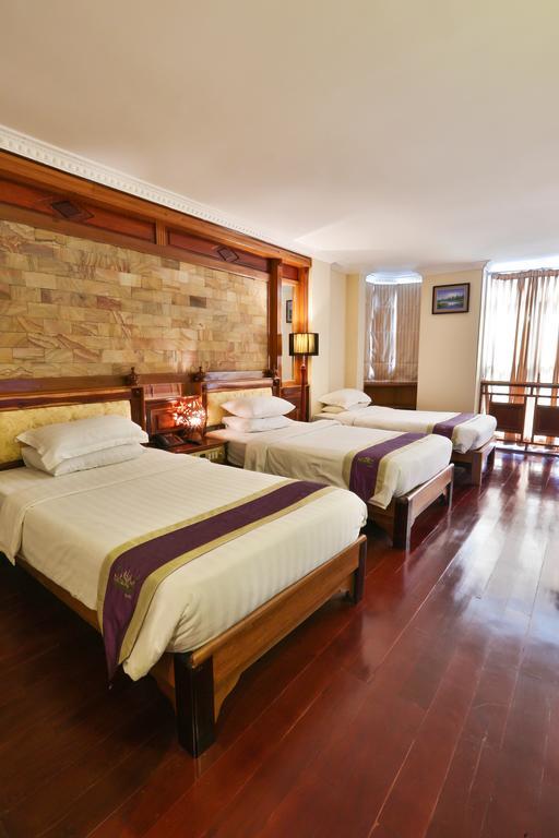 Blue River Hotel بنوم بنه المظهر الخارجي الصورة