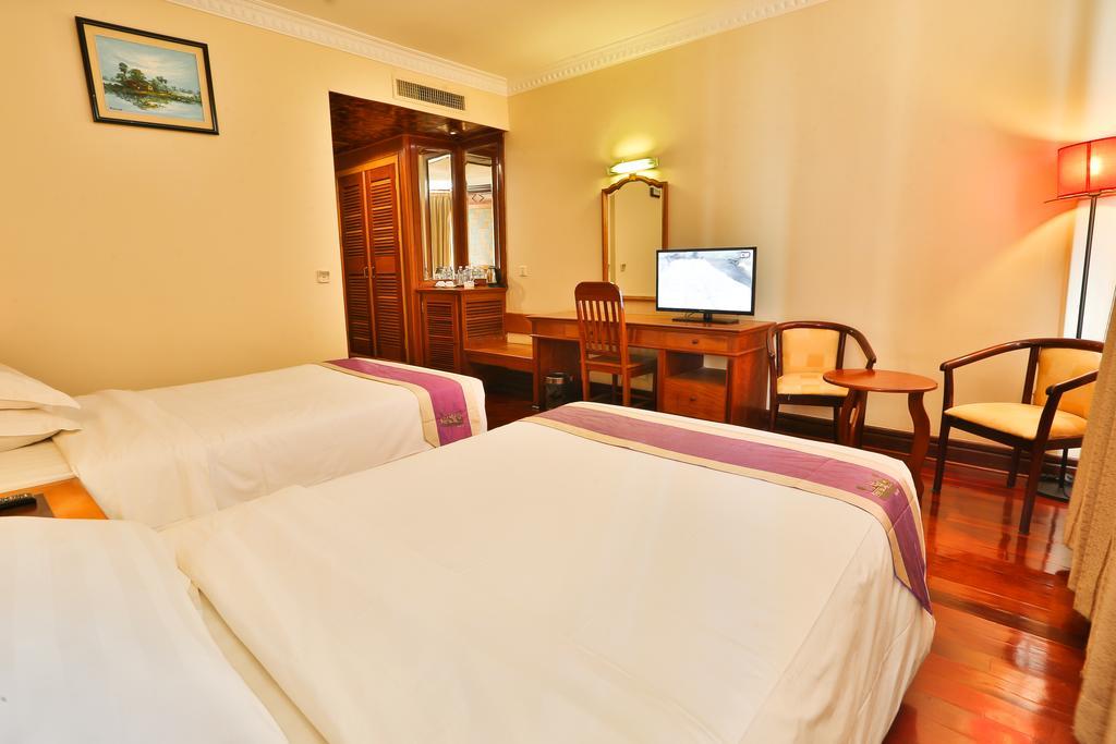 Blue River Hotel بنوم بنه المظهر الخارجي الصورة