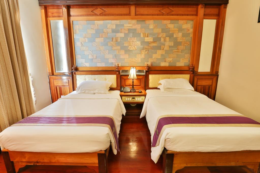 Blue River Hotel بنوم بنه المظهر الخارجي الصورة