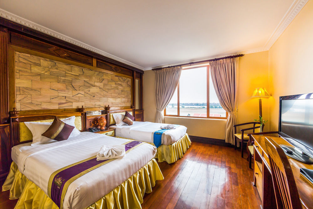 Blue River Hotel بنوم بنه المظهر الخارجي الصورة