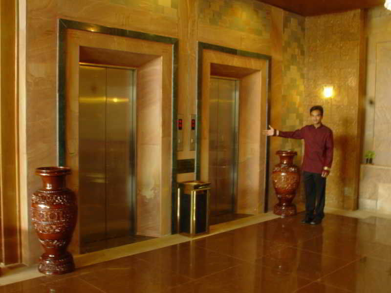 Blue River Hotel بنوم بنه المظهر الخارجي الصورة
