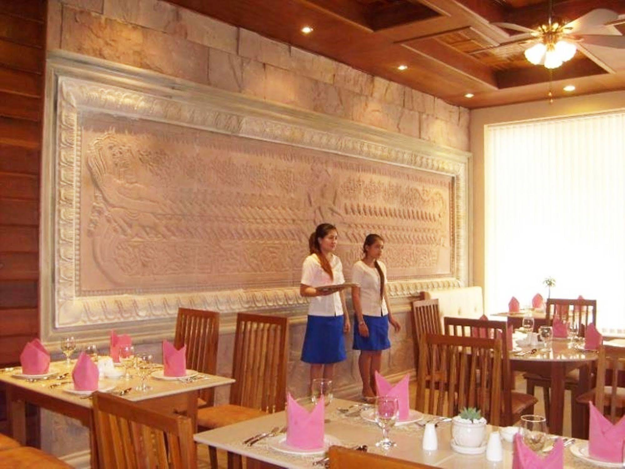 Blue River Hotel بنوم بنه المظهر الخارجي الصورة