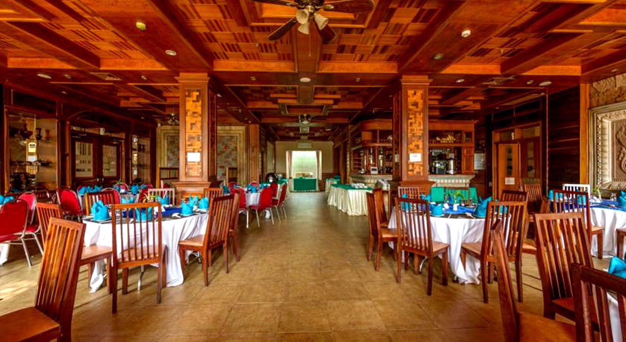 Blue River Hotel بنوم بنه المظهر الخارجي الصورة