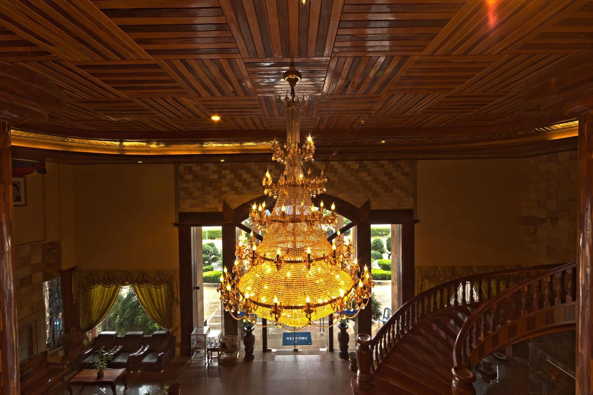 Blue River Hotel بنوم بنه المظهر الخارجي الصورة