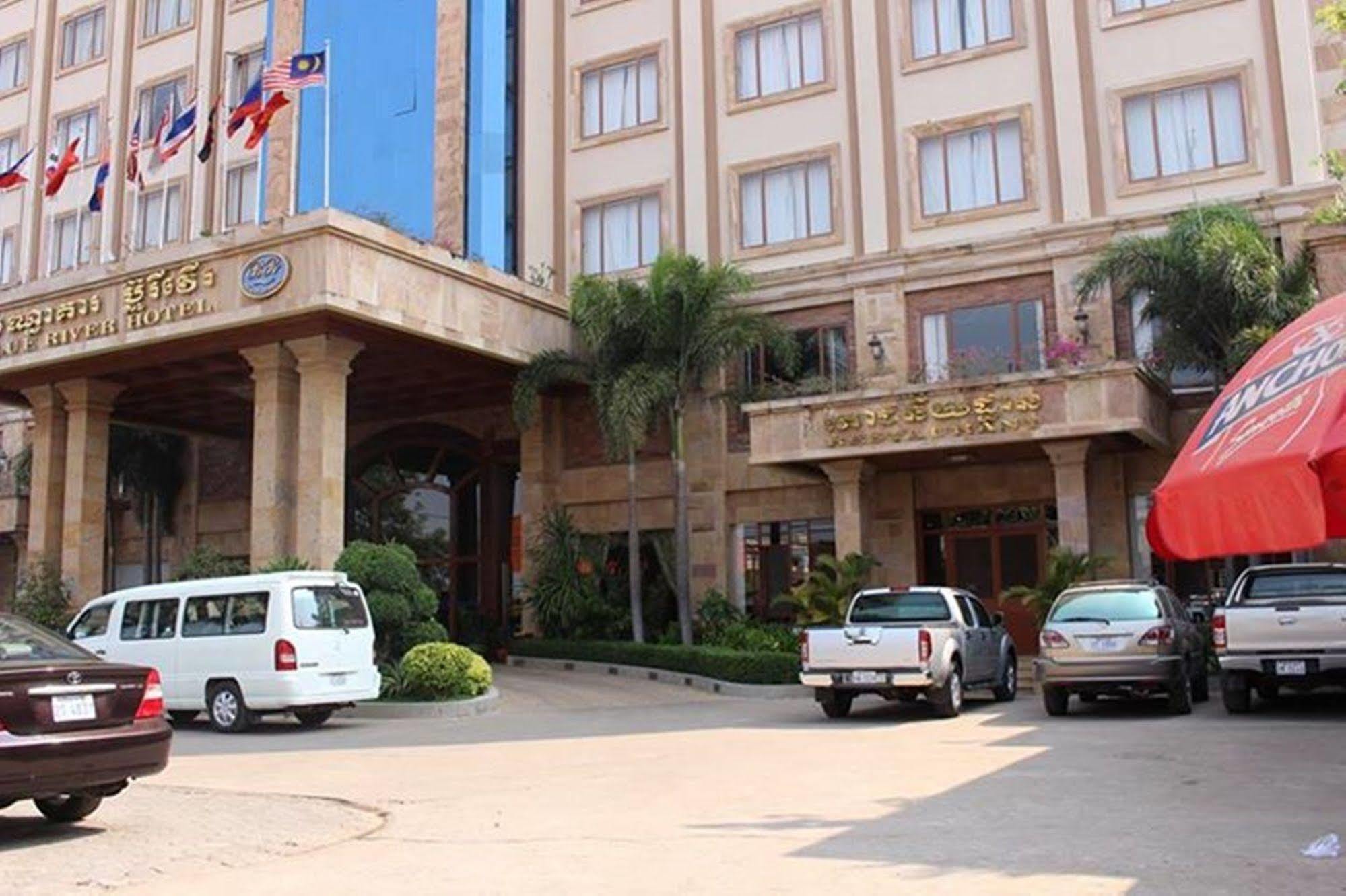 Blue River Hotel بنوم بنه المظهر الخارجي الصورة